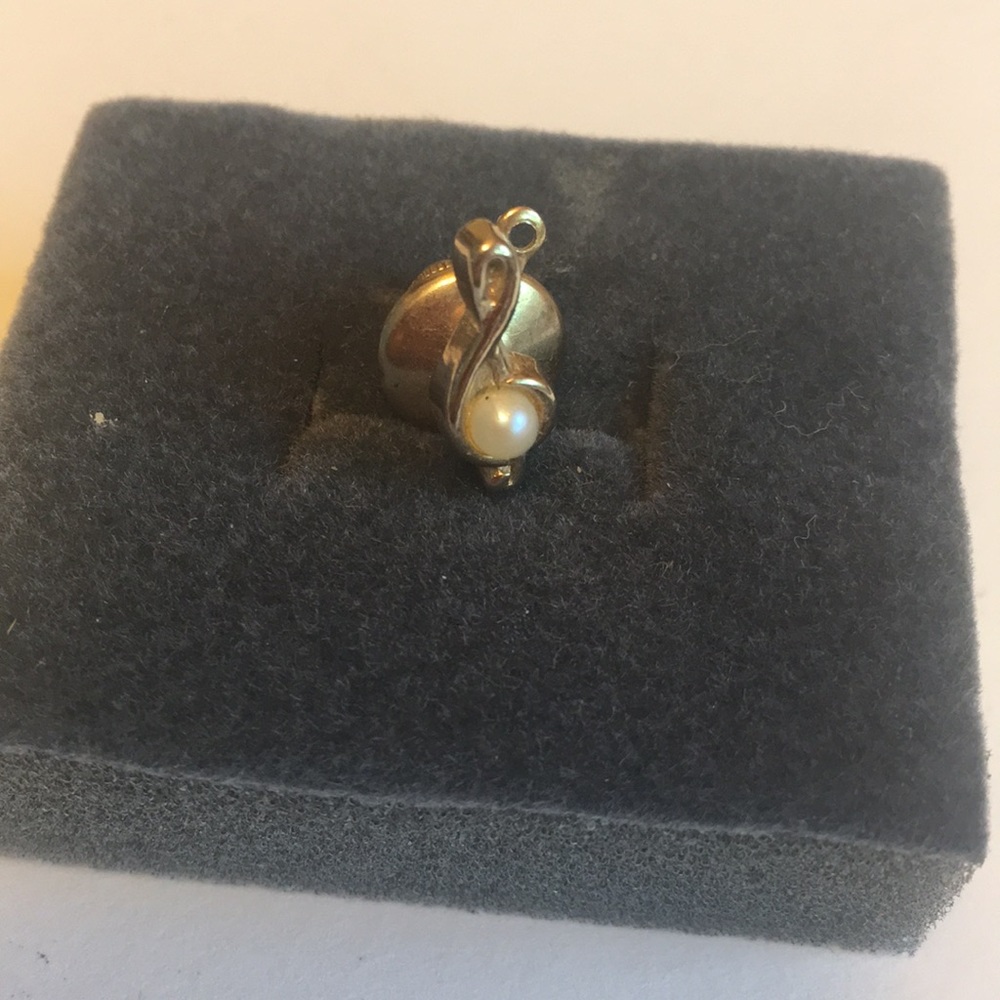 Vintage Gold Tone and Faux Pearl Music Note Tie Pin